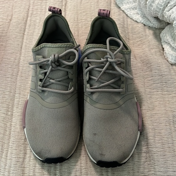 Feather Grey/Feather Grey/Violet Tone Adidas NMD R1 hardly warn - Picture 5 of 5